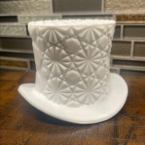 Vintage Milk Glass Buttons and Daisies Top Hat